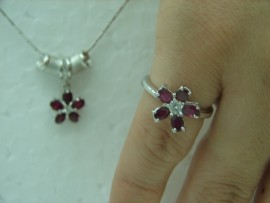 台中 流當品拍賣 造型 紅寶石 鑽石 戒指 墬子 喜歡價可議 或物品交換