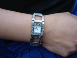 台中 流當品拍賣 原裝 Christian Dior 石英女錶 附鋼帶 9成5新 喜歡價可議