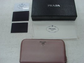 台中 流當品拍賣 Prada 皮夾 1M0506 淡粉色 8成5新 盒單齊 特價出清